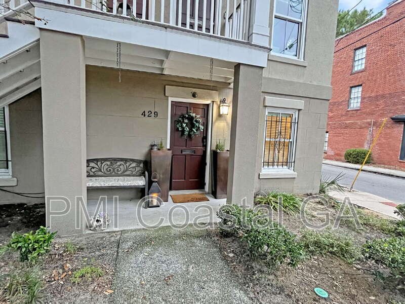 Savannah Condo: 429 Montgomery St