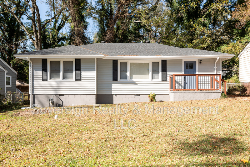 Atlanta House: 2153 Burroughs Ave SE