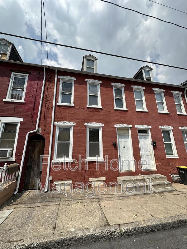 Lancaster House: 326 Beaver Street