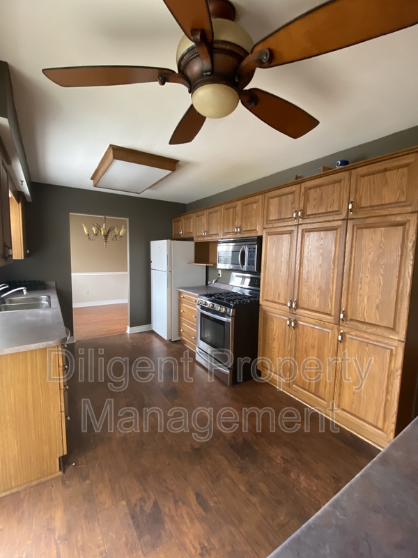 Peterborough House: 1103 Huntington Cir