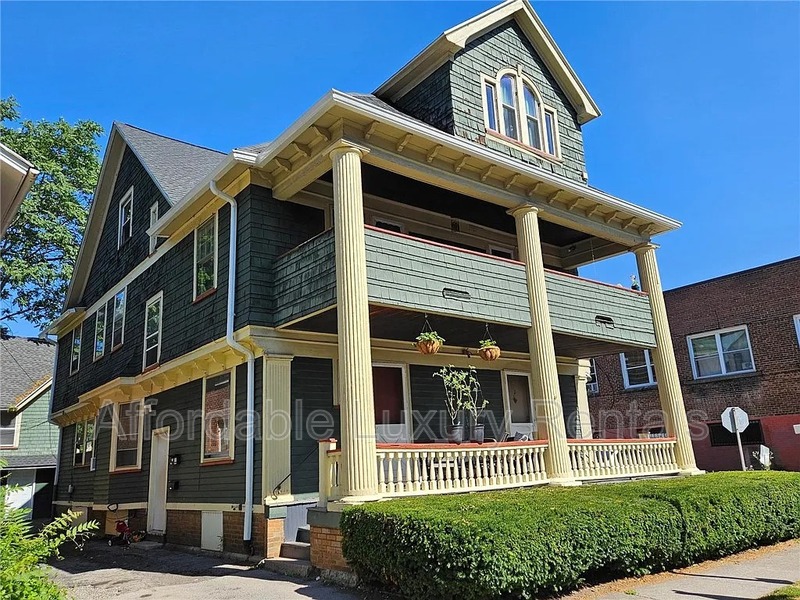 Rochester Condo: 3 Sumner Park