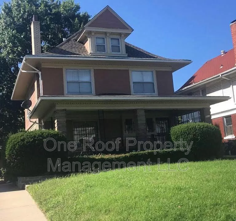 Kansas City House: 2635 Victor St.