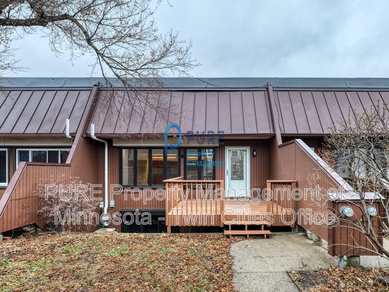 Minneapolis Townhome: 2421 S 9th St