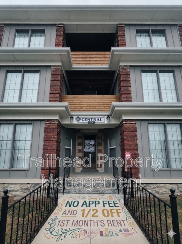 Kansas City House: 3227 Central St