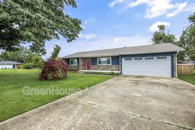 Bentonville House: 808 NW 11th Street