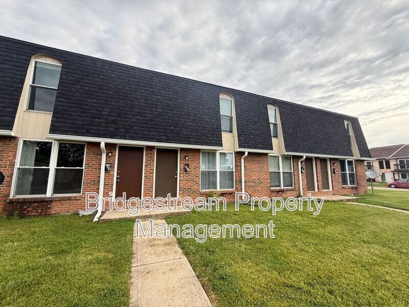 Vandalia House: 961 Taylorsview Dr