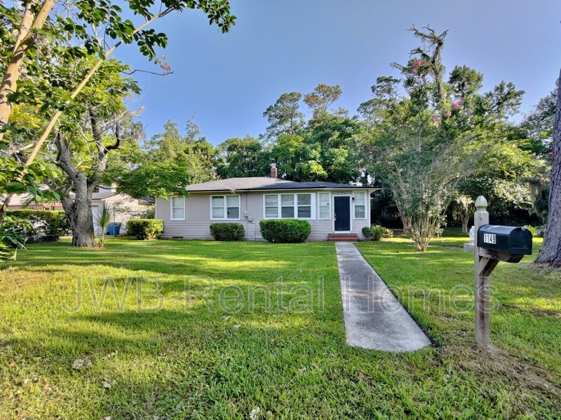 Jacksonville House: 1149 Stephenson Cir