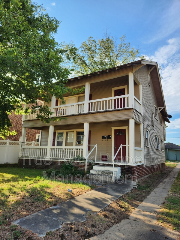 Ada House: 827 E Main St Apt A