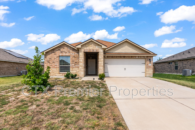 Killeen House: 201 Danielle Drive