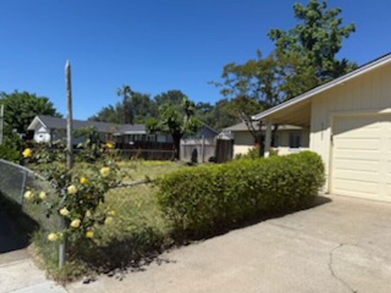 Loomis House: 6363 Eldon Avenue