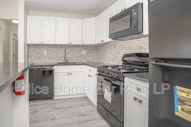 Westville Condo: 300 Broadway - C4