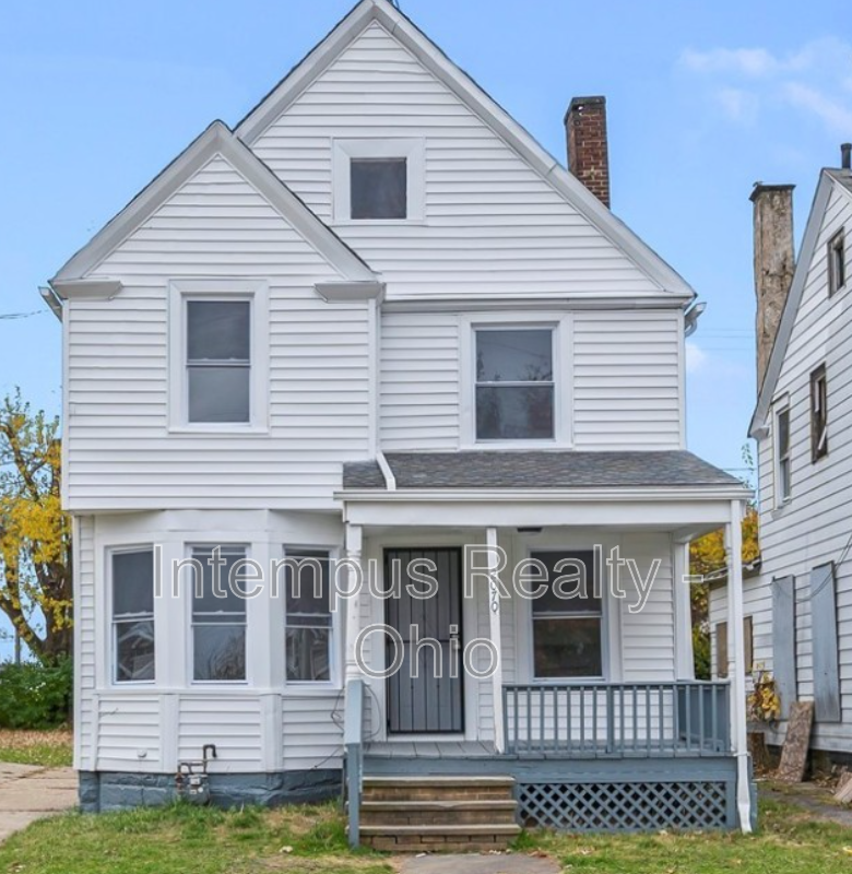 Cleveland House: 2070 W 105th St