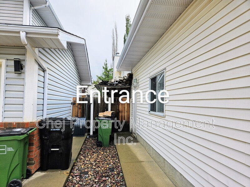 Edmonton Condo: 10816 19A Avenue NW