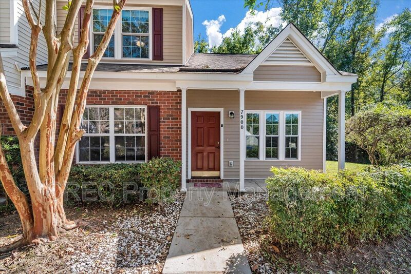 North Charleston Townhome: 7900 Shadow Oak Drive