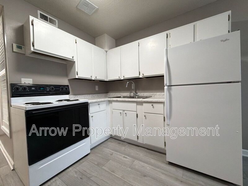 Lincoln Condo: 1111 E Street