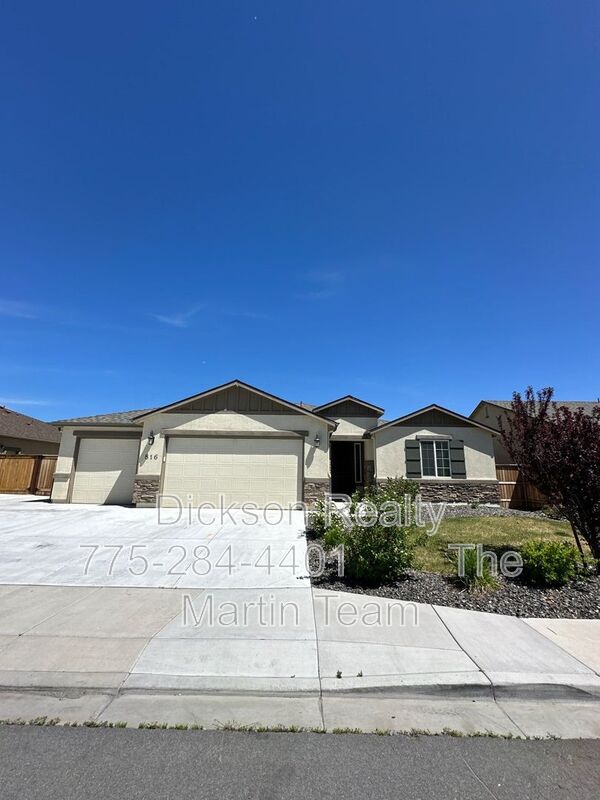 Sparks House: 816 Thacker Pass Dr