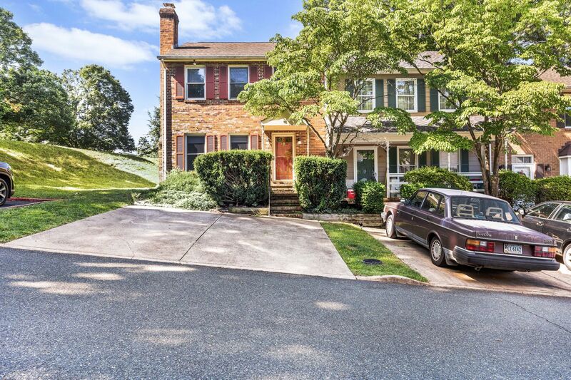Charlottesville Townhome: 439 Wynridge Drive