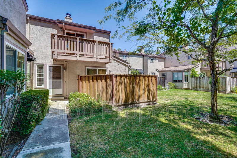 Mountain View Townhome: 2091 San Luis Avenue