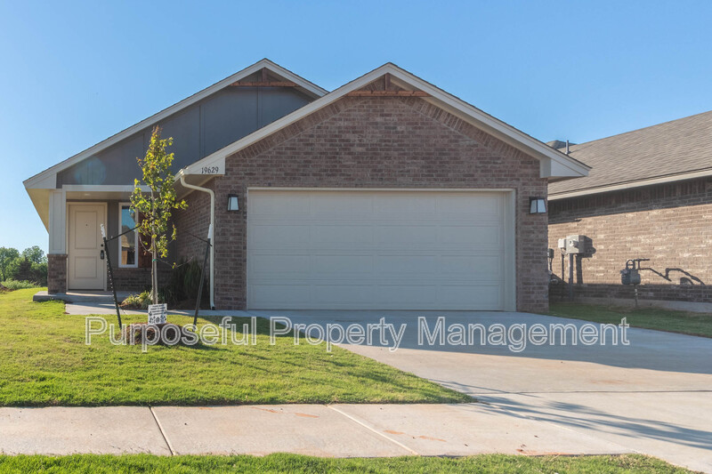 Edmond House: 19629 Ferris Drive