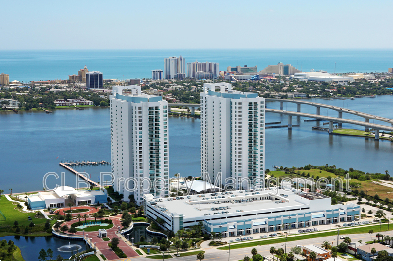 Holly Hill Condo: 241 Riverside Dr