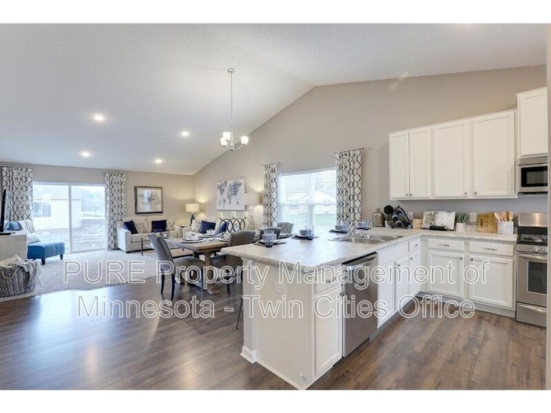 Cottage Grove House: 6613 Jasmine Ave S