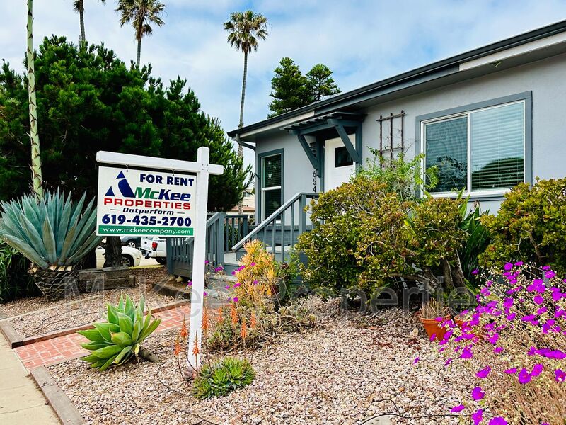 San Diego Condo: 1658 Cable Street