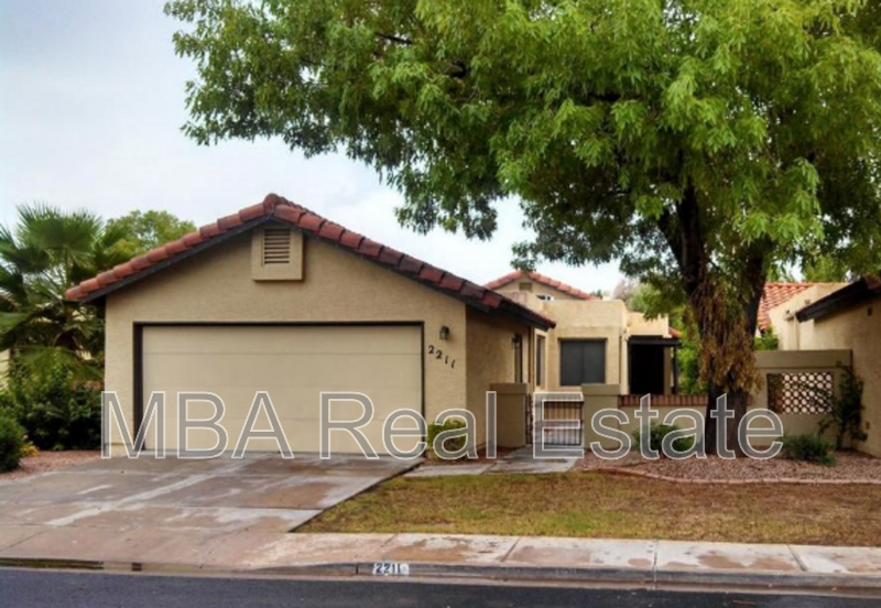 Mesa House: 2211 E Forge Ave