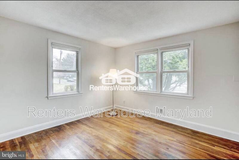 Parkville Condo: 3219 Taylor Ave