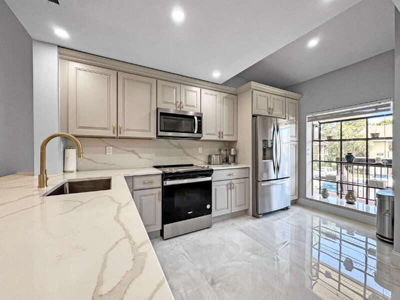 Deerfield Beach Condo: 1977 Southwest 15th Street