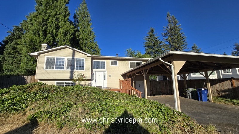 Kirkland House: 13212 108th Ave NE