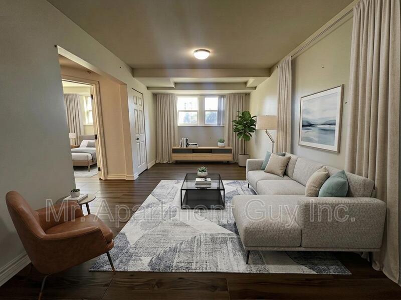 Hamilton Condo: 2 Balsam Avenue South