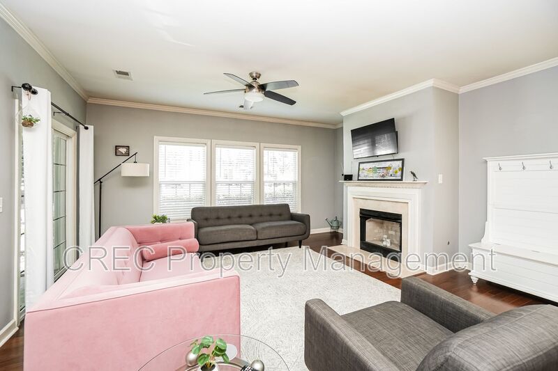 Charleston House: 1202 Grove Park Drive