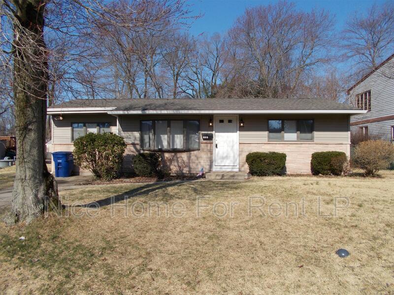 Maple Shade House: 660 Windsor Ave