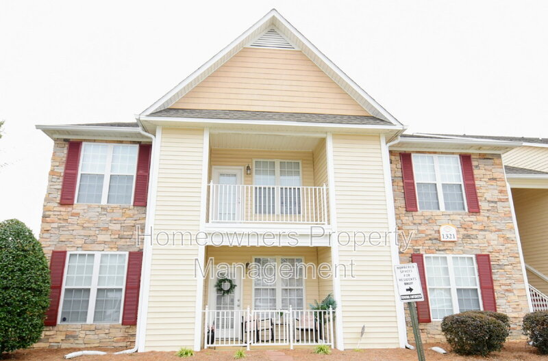 Fayetteville House: 1321 Kershaw Loop