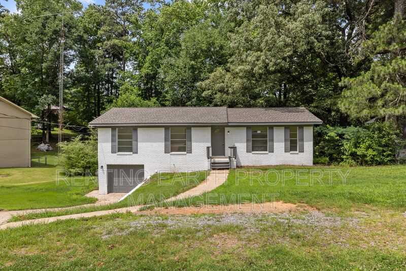 Adamsville House: 600 Westwood Ave