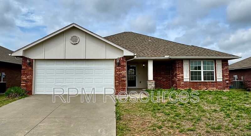 Midwest City House: 2315 Box Turtle Way
