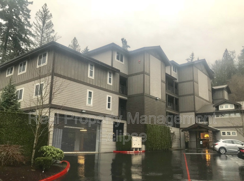 Issaquah Condo: 18609 SE Newport Way