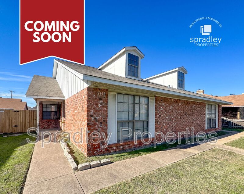 Temple Townhome: 5218 Davy Crockett St