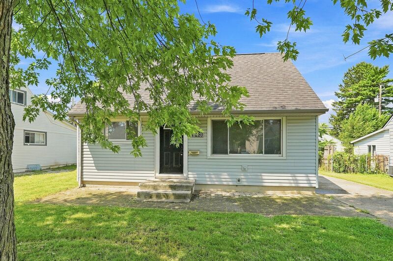 Columbus House: 643 Westphal Avenue