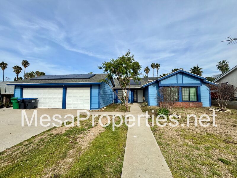Moreno Valley House: 25084 Quebrada Ct.