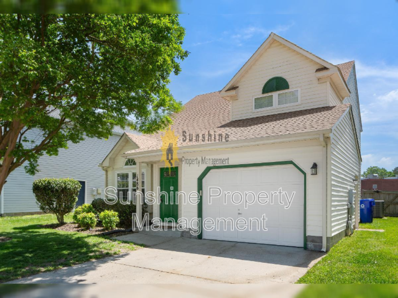 Newport News House: 1486 Berkshire Dr