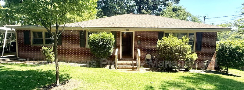 Fayetteville House: 1914 Cherokee Drive