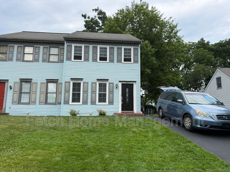 Elizabethtown House: 55 Beech Lane