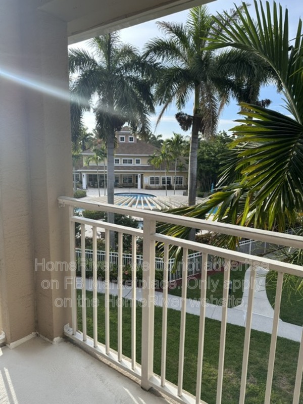 West Palm Beach Condo: 6426 Emerald Dunes Dr