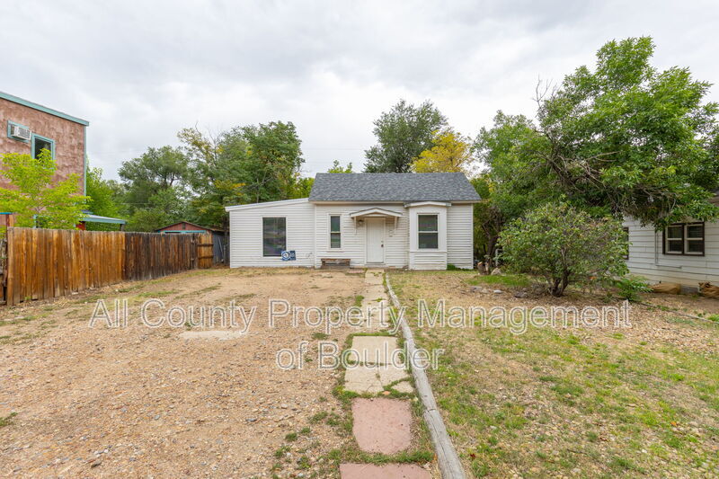 Boulder House: 2245 Grove Cir