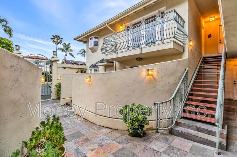 San Diego Condo: 4090 Falcon Street