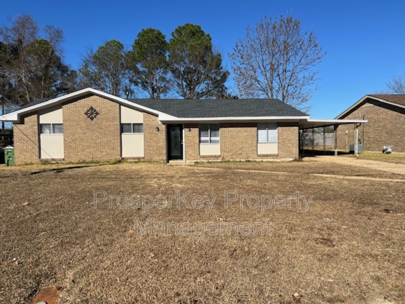 Montgomery House: 2745 N Wallace Dr