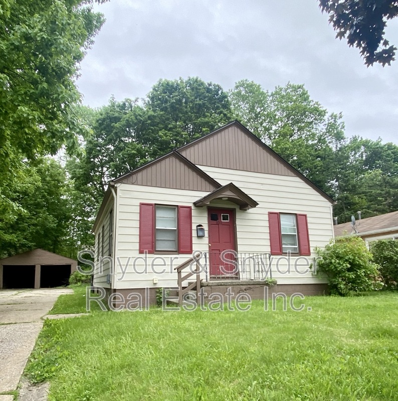 Akron House: 1011 Cordova Ave.