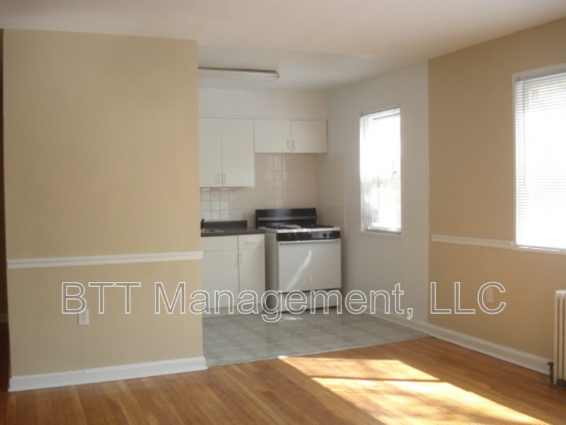Brentwood Condo: 4108 40th St