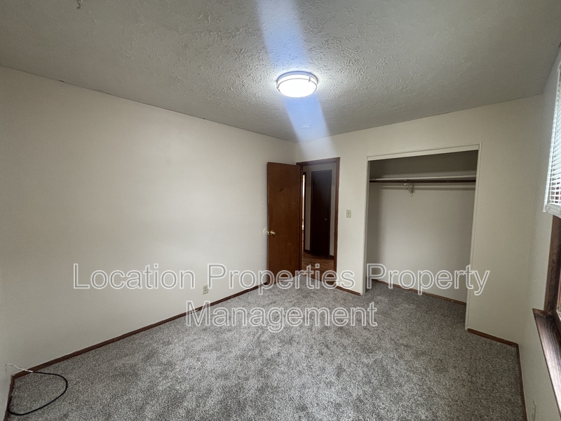 806 West 25th Street - A, Lawrence, Kansas rental photo 15 of 16